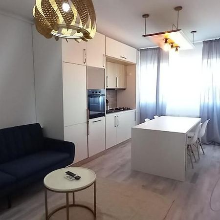 Preciziei 1Br Luxury Apartment With Fast Wifi, Self Check In And Parking Bucarest Exterior foto