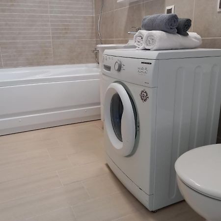 Preciziei 1Br Luxury Apartment With Fast Wifi, Self Check In And Parking Bucarest Exterior foto